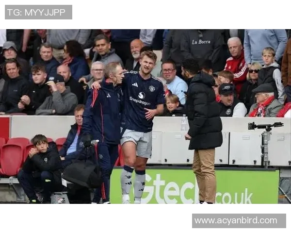 德里赫特重返训练场，引起球队骚动