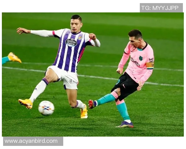 梅西助巴塞罗那2-0战胜巴伦西亚，重回西甲榜首